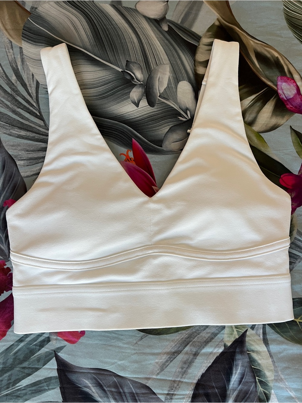Fabletics White V-Neck Sports Brac